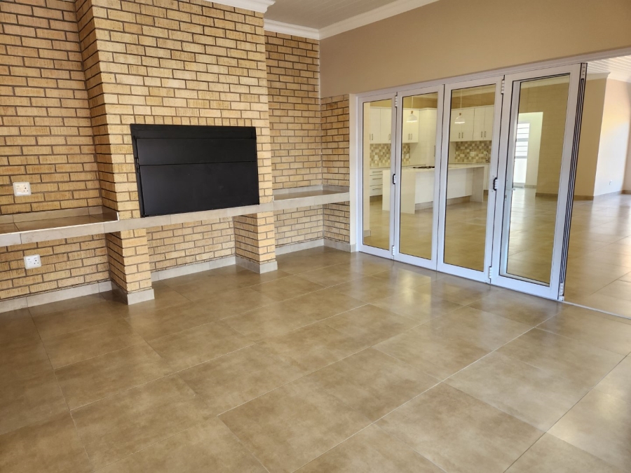 4 Bedroom Property for Sale in Menkenkop Western Cape